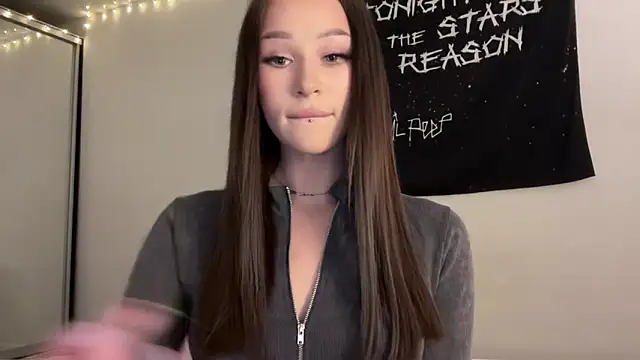 Snapshot of ur_molly chatting on 1, 4, 2026 ur molly online show from 1, 4, 2026