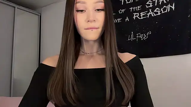 Snapshot of ur_molly chatting on 2, 4, 2026 ur molly online show from 2, 4, 2026