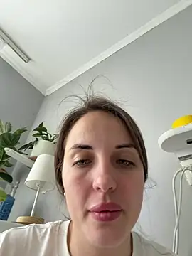 Snapshot of AmiLavs chatting on 10, 4, 2026 AmiLavs online show from 10, 4, 2026