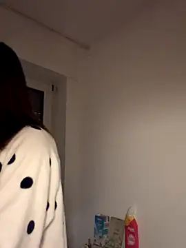 Snapshot of EmilyWi_ chatting on 8, 10, 2025 EmilyWi online show from 8, 10, 2025