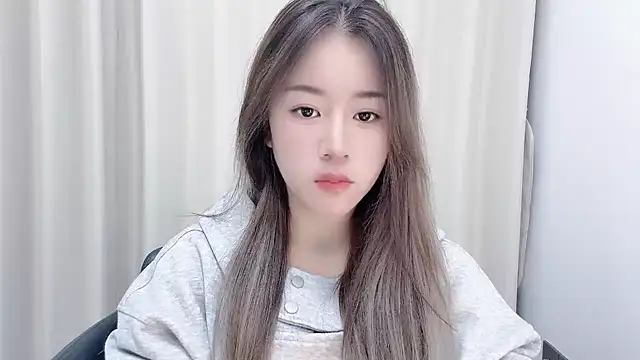 chloe-01 online show from 5, 12, 2024