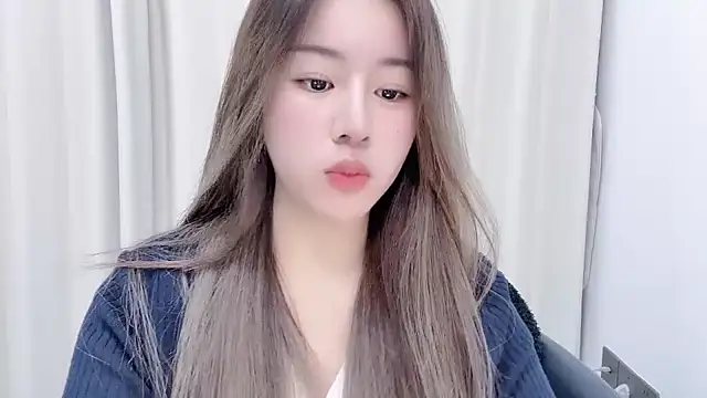 chloe-01 online show from 23, 1, 2025