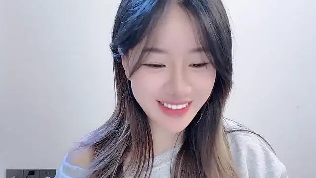 chloe-01 online show from 15, 11, 2025