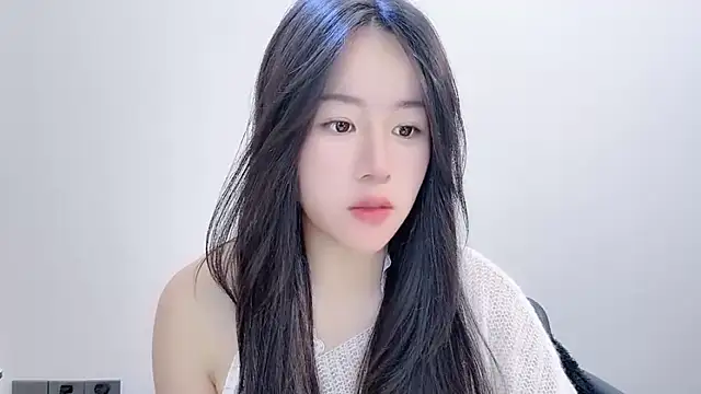 chloe-01 online show from 18, 12, 2025