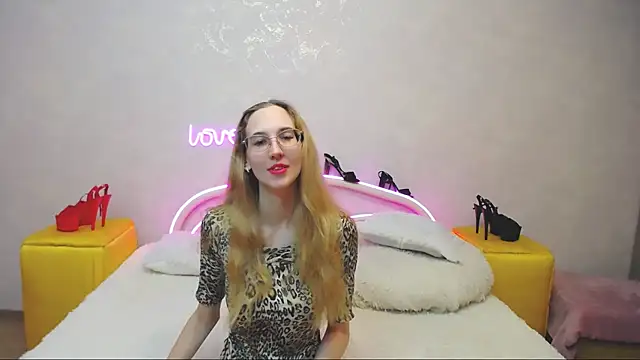 KlaryBrait online show from 5, 3, 2025