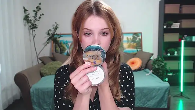 Snapshot of SYKE chatting on 21, 10, 2025 SYKE online show from 21, 10, 2025