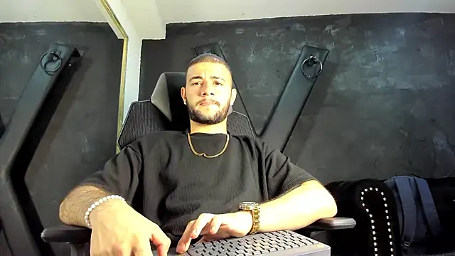 Snapshot of MaximusDick1_ chatting on 6, 10, 2025 MaximusDick1  online show from 6, 10, 2025