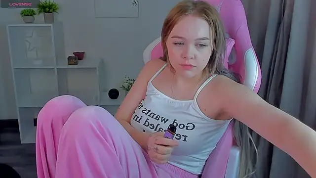 MaryShiotta online show from 23, 2, 2025