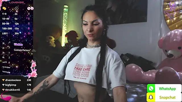 Snapshot of EvelynAisha chatting on 2, 2, 2025 EvelynAisha online show from 2, 2, 2025