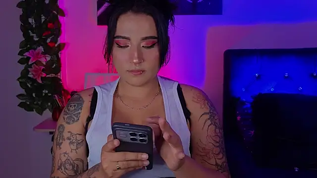 Snapshot of Pauilina chatting on 22, 6, 2026 Pauilina online show from 22, 6, 2026