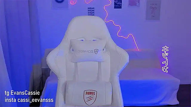 Cassie Ice online show from 17, 2, 2025