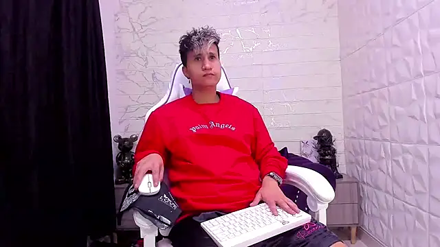 Im Milan Rs online show from 4, 2, 2025