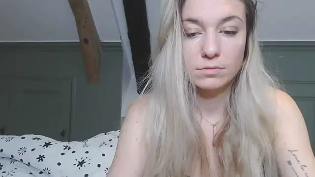 Snapshot of carlaaa chatting on 9, 12, 2024 carlaaa online show from 9, 12, 2024