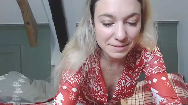 Snapshot of carlaaa chatting on 20, 12, 2024 carlaaa online show from 20, 12, 2024