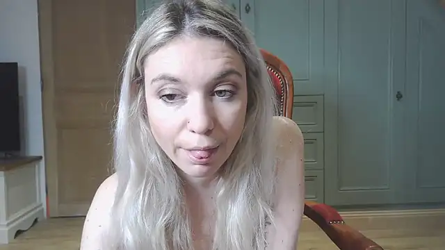 Snapshot of carlaaa chatting on 17, 1, 2025 carlaaa online show from 17, 1, 2025