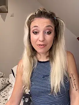 carlaaa online show from 15, 10, 2025