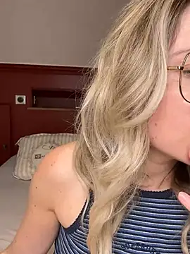 carlaaa online show from 30, 4, 2026