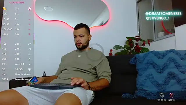 Snapshot of MattMeness chatting on 9, 10, 2025 MattMeness online show from 9, 10, 2025