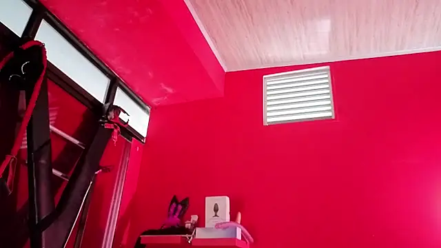 Snapshot of Ambar_Roux_ chatting on 7, 2, 2026 Ambar Roux online show from 7, 2, 2026