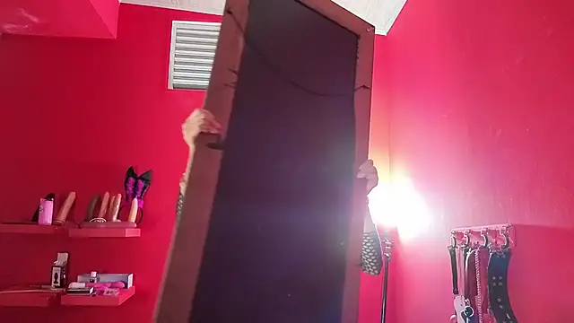 Snapshot of Ambar_Roux_ chatting on 5, 3, 2026 Ambar Roux online show from 5, 3, 2026