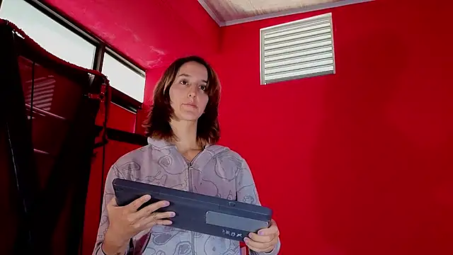 Ambar Roux  online show from 9, 5, 2026