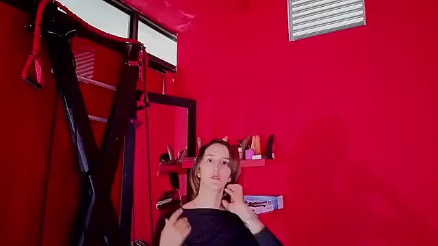 Ambar Roux  online show from 26, 5, 2026