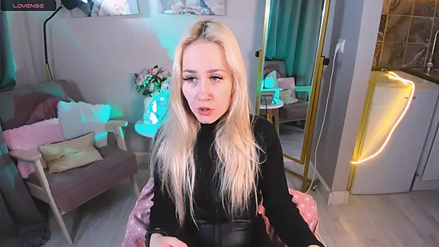 Snapshot of Bunny__of_love chatting on 13, 12, 2024 Bunny of love online show from 13, 12, 2024