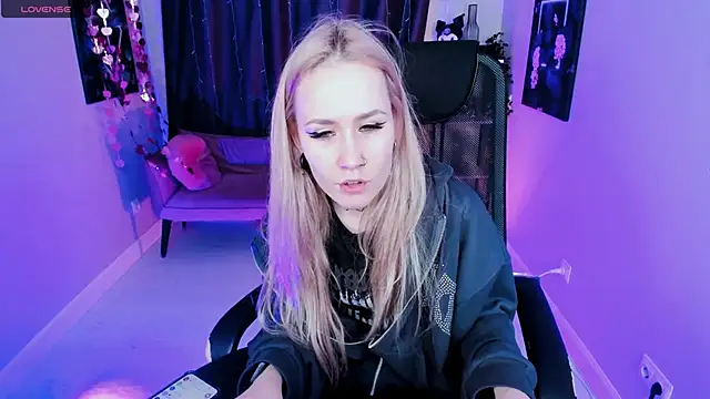 Snapshot of Bunny__of_love chatting on 12, 2, 2025 Bunny of love online show from 12, 2, 2025