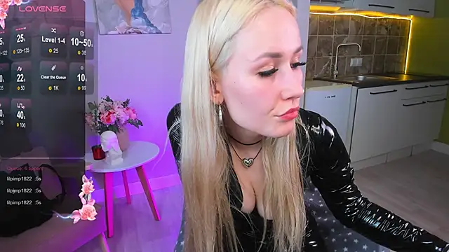 Snapshot of Bunny__of_love chatting on 5, 3, 2025 Bunny of love online show from 5, 3, 2025