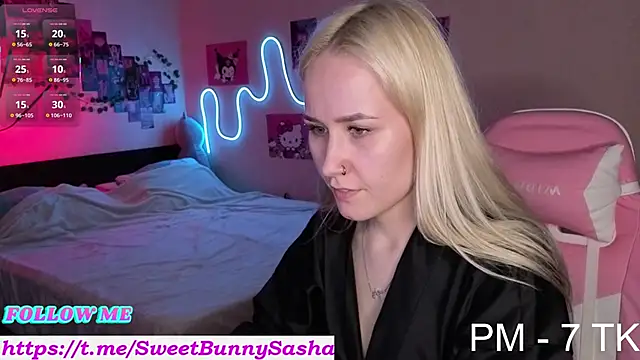 Snapshot of Bunny__of_love chatting on 21, 10, 2025 Bunny of love online show from 21, 10, 2025