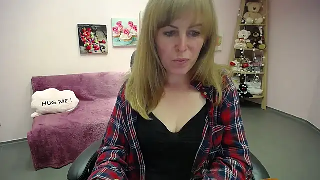 Hot Milady online show from 3, 10, 2025