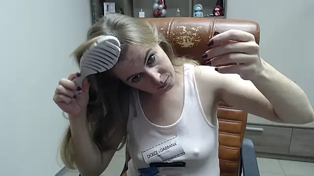 Snapshot of Hot_Milady chatting on 20, 11, 2025 Hot Milady online show from 20, 11, 2025