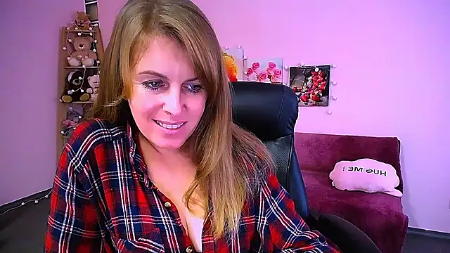 Snapshot of Hot_Milady chatting on 15, 12, 2025 Hot Milady online show from 15, 12, 2025