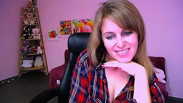 Snapshot of Hot_Milady chatting on 16, 12, 2025 Hot Milady online show from 16, 12, 2025