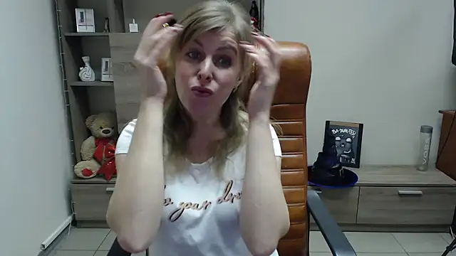 Snapshot of Hot_Milady chatting on 2, 2, 2026 Hot Milady online show from 2, 2, 2026