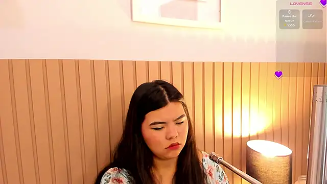 klhoe boobs online show from 8, 2, 2026