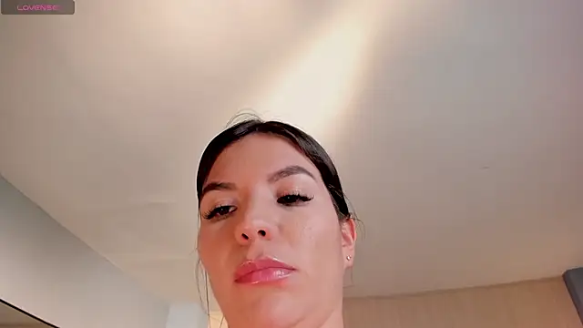 ValeriaRoldanX online show from 15, 1, 2025