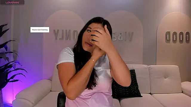 ValeriaRoldanX online show from 13, 5, 2026