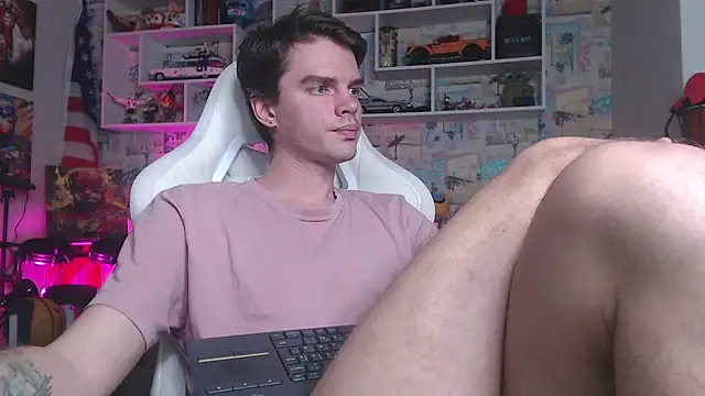 Snapshot of Mike_Burn chatting on 4, 3, 2025 Mike Burn online show from 4, 3, 2025