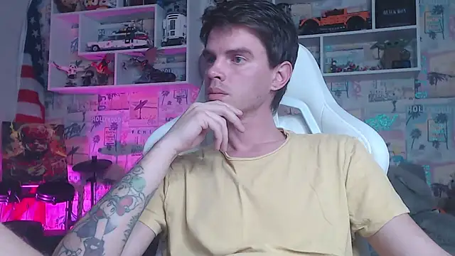 Snapshot of Mike_Burn chatting on 5, 3, 2025 Mike Burn online show from 5, 3, 2025