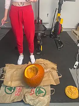 MacTroy online show from 16, 10, 2025