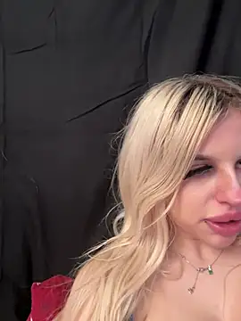 Snapshot of MacTroy chatting on 1, 3, 2026 MacTroy online show from 1, 3, 2026