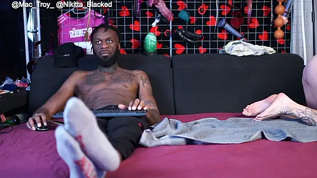 Snapshot of MacTroy chatting on 22, 3, 2026 MacTroy online show from 22, 3, 2026