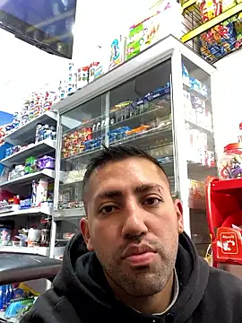 Snapshot of JuanZapata33 chatting on 30, 4, 2026 JuanZapata33 online show from 30, 4, 2026