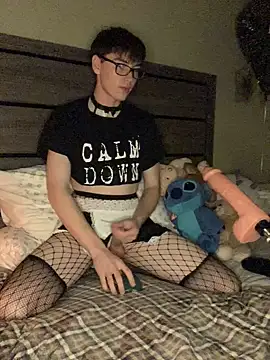 YourFavTwinkie online show from 5, 1, 2025