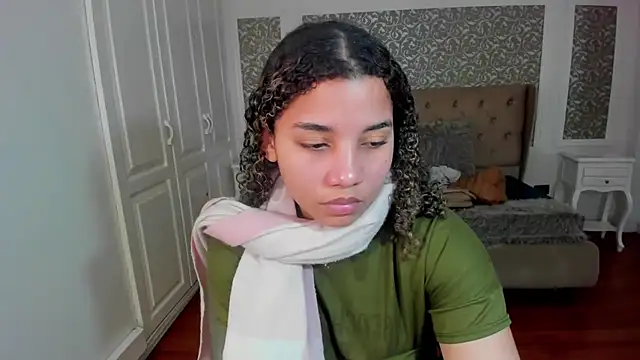 Snapshot of Mayaa_ross chatting on 8, 10, 2025 Mayaa ross online show from 8, 10, 2025