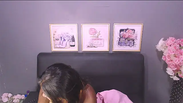 Snapshot of Littleindianmilf chatting on 17, 1, 2025 Littleindianmilf online show from 17, 1, 2025