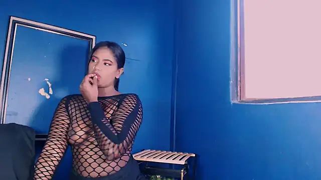 Snapshot of Littleindianmilf chatting on 1, 4, 2026 Littleindianmilf online show from 1, 4, 2026