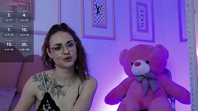 Abby  White online show from 25, 1, 2025