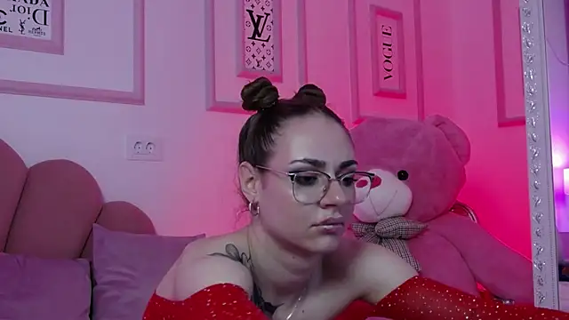 Abby  White online show from 18, 3, 2025